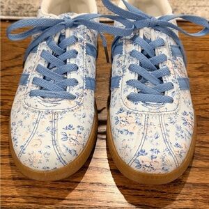 Women’s Floral Blue Lace-Up Sneakers